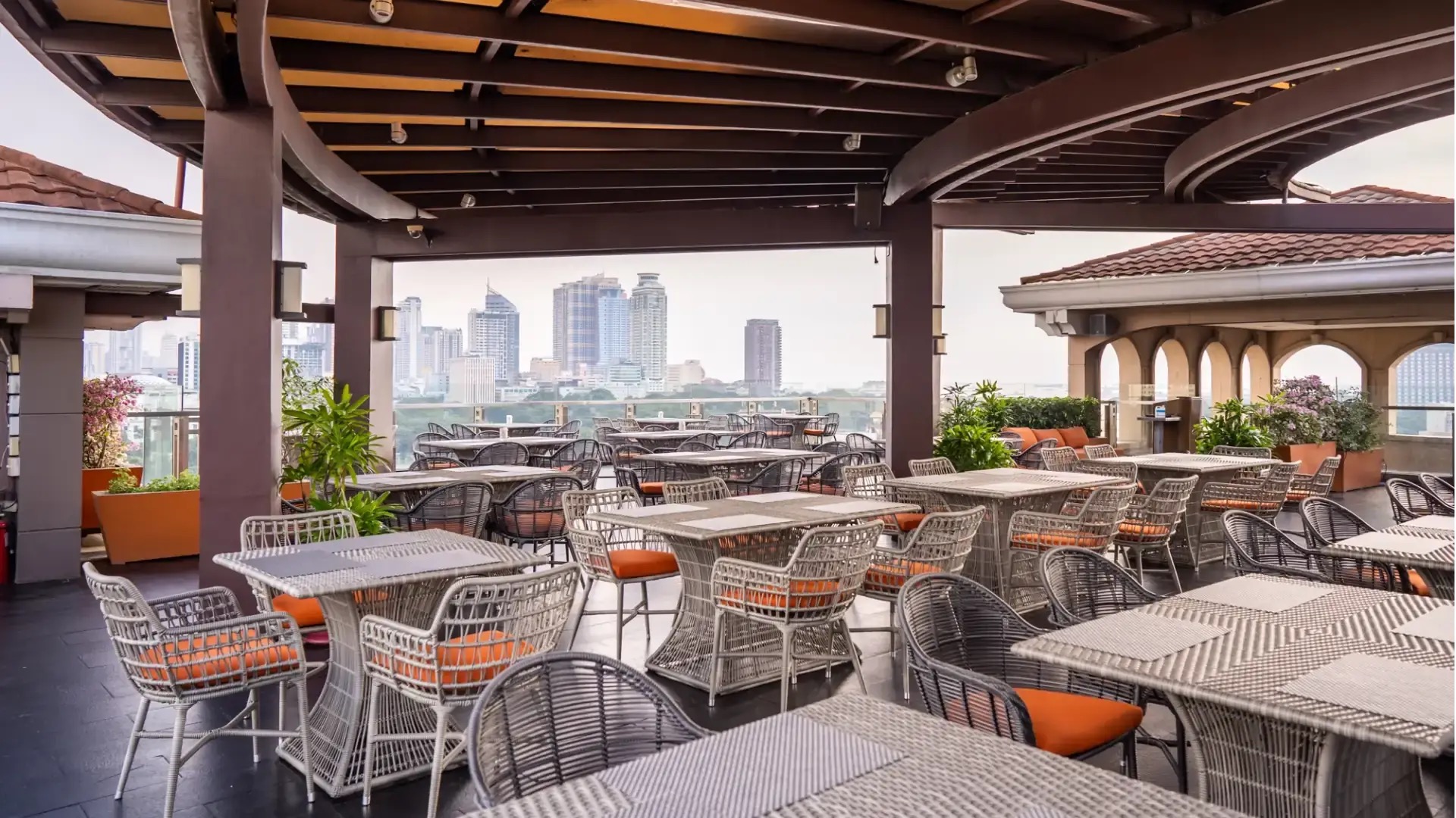 Sky Deck View Bar 전경