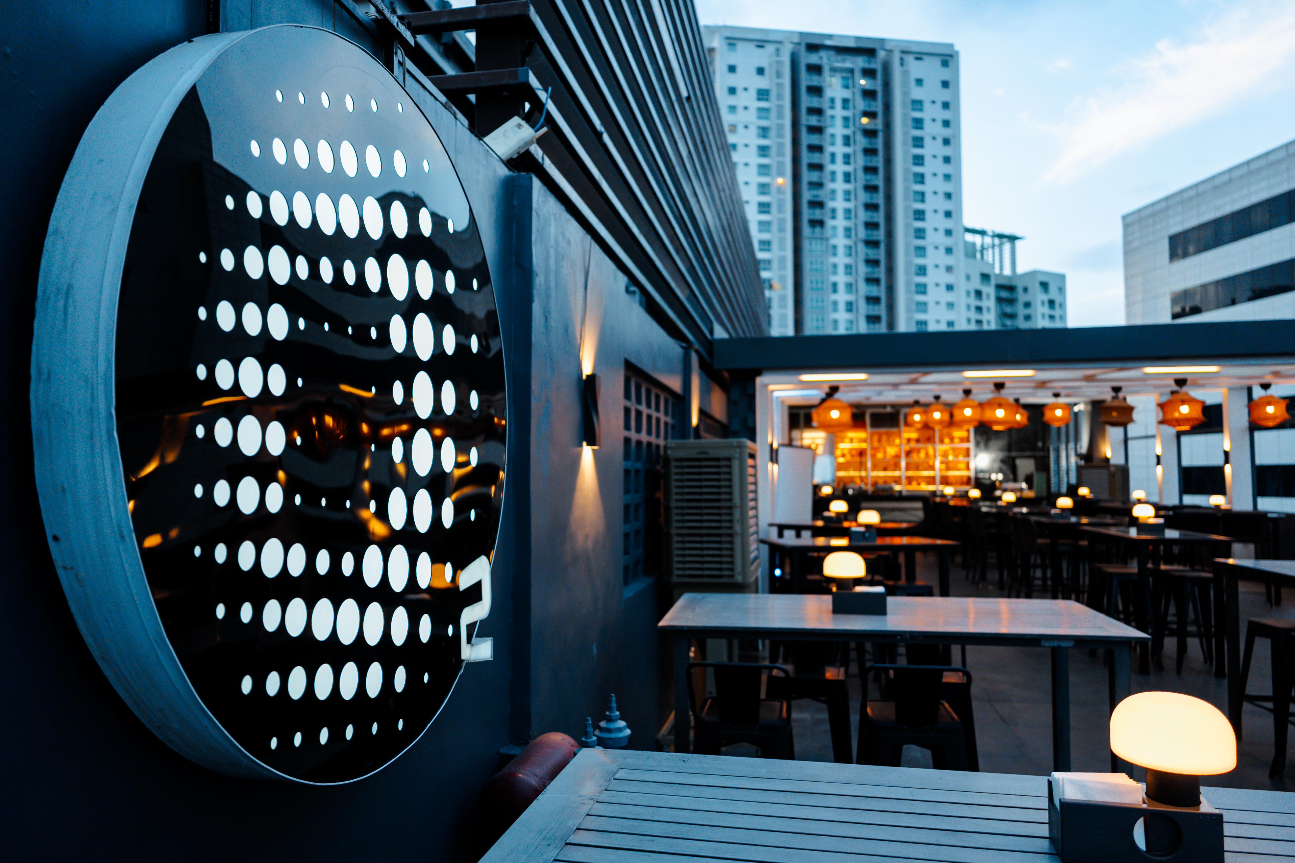 O2 Rooftop Bar — BGC