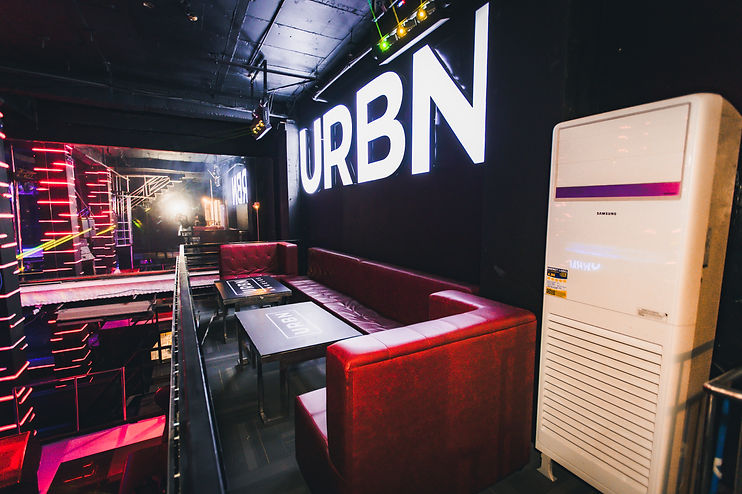 URBN Angeles — 무대/조명 분위기