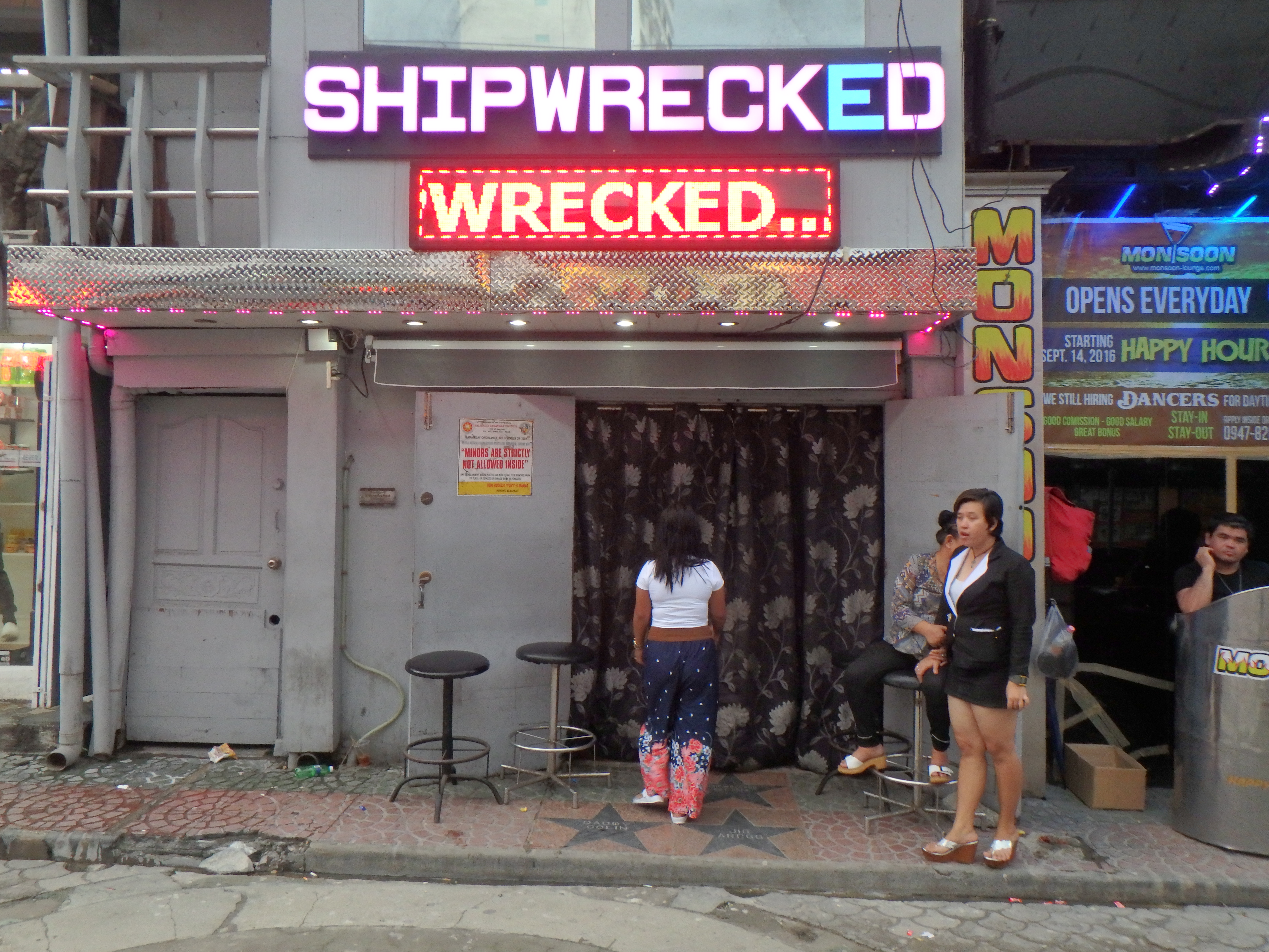 Shipwrecked Bar
