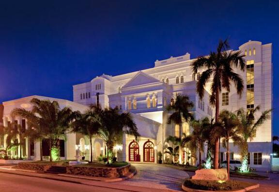 Lewis Grand Hotel — 외관