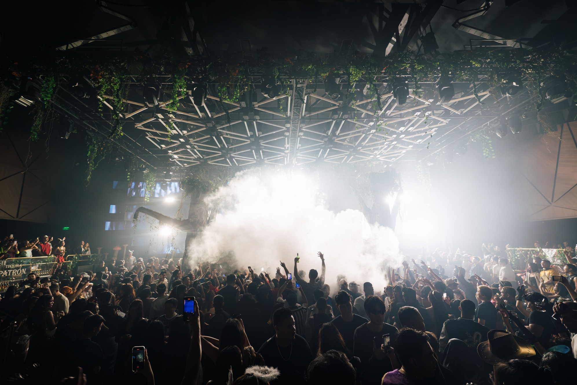 Revel at The Palace — 내부 전경