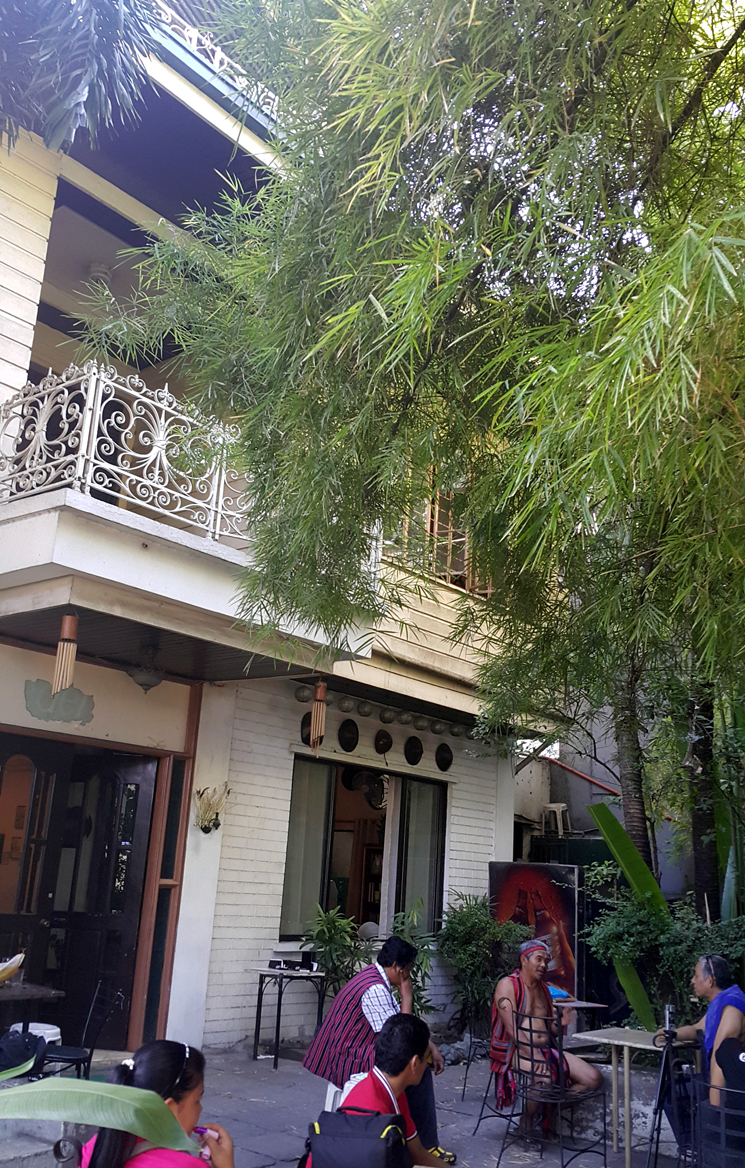 Conspiracy Garden Cafe 야외 정원 — 2003년 개업 초기 모습