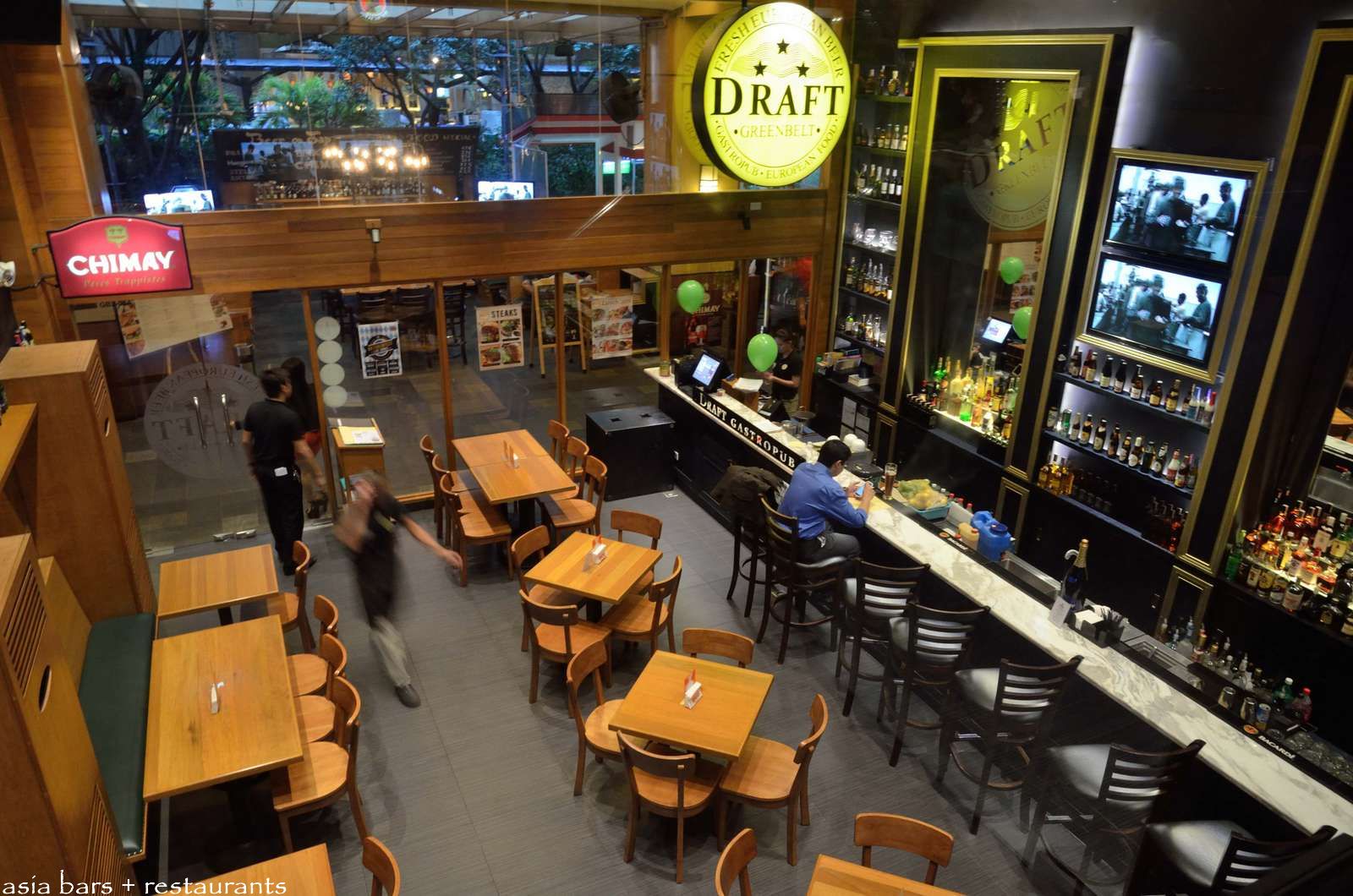 Draft Gastropub 실내 분위기