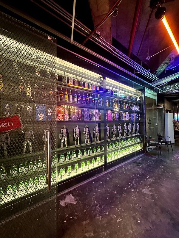 Atom Bar + KTV — VIP 룸 내부