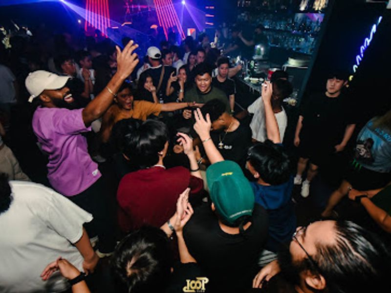 Loop Club Makati 내부 전경